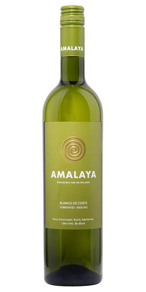 Bodega Amalaya Blanco de Corte Valle Calchaqui Argentinien Torrontés, Riesling Zitrusnoten von Grapefruit und Zitronenschale dominieren die Nase. Am Gaumen ist der Wein zart und seidig, dabei frisch und knackig mit guter Säure und einer markanten mineralischen Note. Wein kaufen.