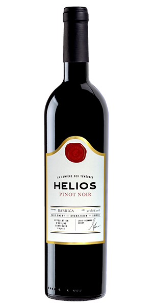 Cave Emery Helios Pinot Noir AOC Wallis Schweiz Pinot Noir Duft von roten Früchten mit einer leicht vanilligen Note. Am Gaumen entfaltet der fruchtige Pinot seine volle Kraft, umhüllt von einem Hauch Vanille, der ihm eine samtige Textur verleiht. Wein kaufen