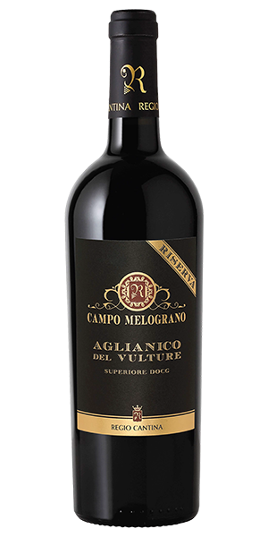 Regio Cantina Campo Melograno Aglianico Riserva DOCG Basilikata Italien Aglianico del Vulture Aromen von Brombeerkonfitüre und Maraschino-Kirschen, getrockneten Blumen, dunklen Gewürzen und mediterranen Kräutern. Raffinierte Tannine, langer Abgang mit Kaffeenoten. Wein kaufen