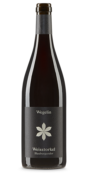 Peter Wegelin Weisstorkel Blauburgunder AOC Graubünden Schweiz Pinot Noir Rotfruchtige, vielschichtige Nase mit Sauerkirsche, Johannisbeeren, rauchigen und würzigen Nuancen. Am Gaumen elegant und komplex, mit reifem Tannin, frischer Säure und langem Nachhall. Wein kaufen.